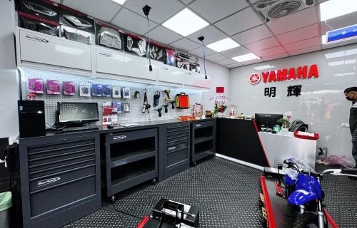 YAMAHA 台灣山葉機車- 頂級服務廣場 YSP 2.0採用  Blue-Point 美國藍點 系統櫃