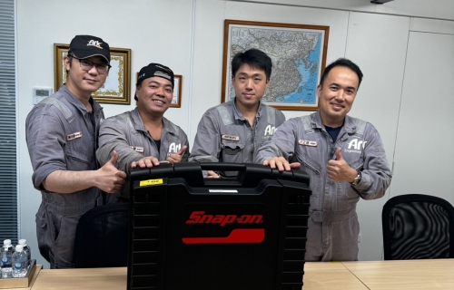 Snap-on 無線電動大扭距扳手 實現 工作上輕便需求!