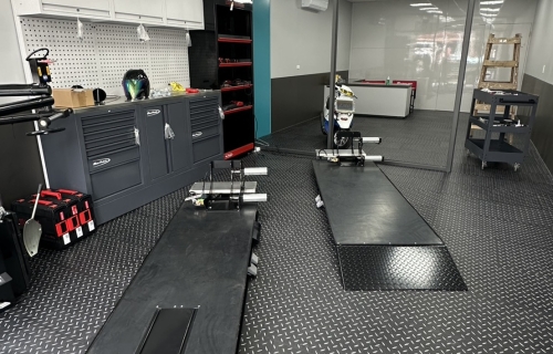 Snap-on 一站式整廠規劃 — 為摩托車工作場所打造頂尖效率基地！