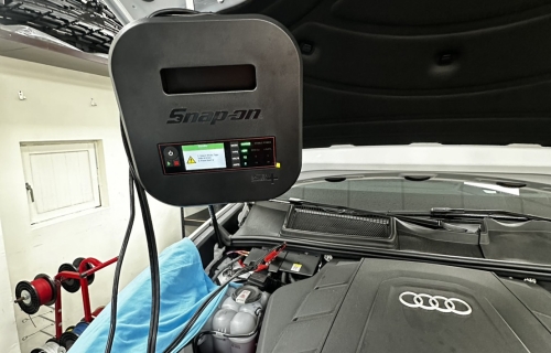 精準調音的電力中樞：Snap-on EEBC30A12V