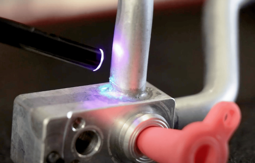 Snap-on 高解析度 UV 攝影機 — 高效能漏點檢測